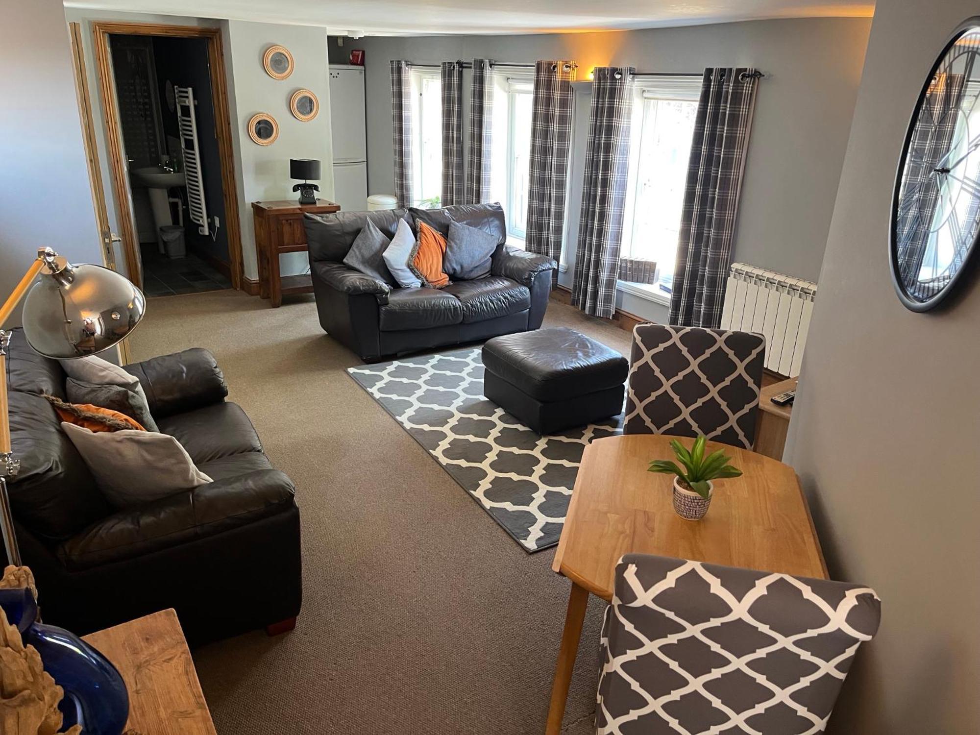 Large 2-Bed House Derbyshire Off Chatsworth Rd Chesterfield Extérieur photo